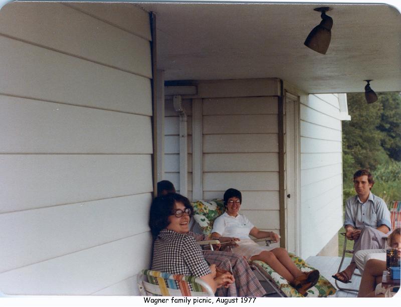 1977_65b_picnic_wag