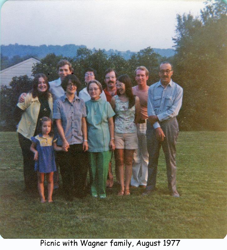 1977_66a_picnic_fam_wag