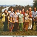 1977_66b_picnic_fam_wag
