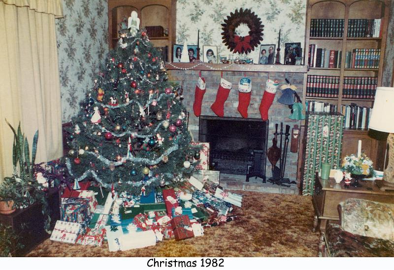 1982_91_xmas_tree