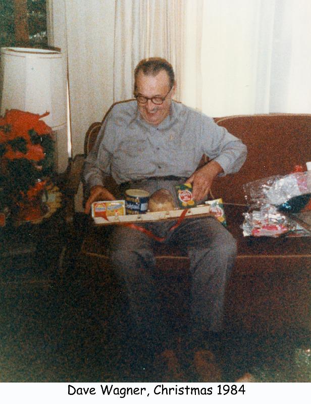 1984_122_xmas_wag