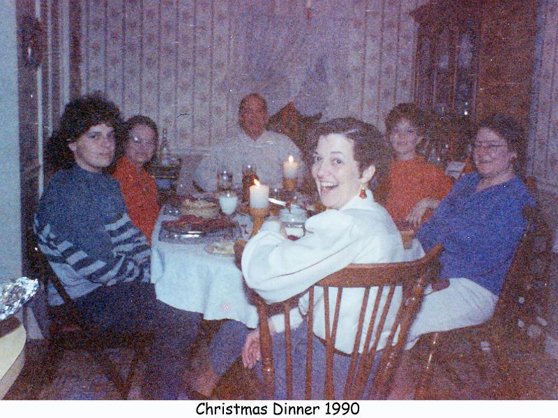 1990_48_xmas_fam_wag